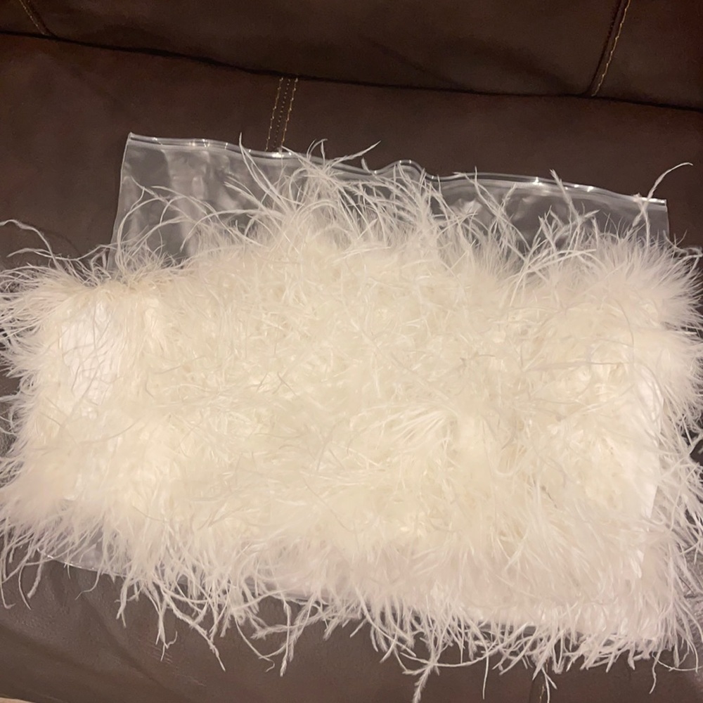 White feather crop top size L